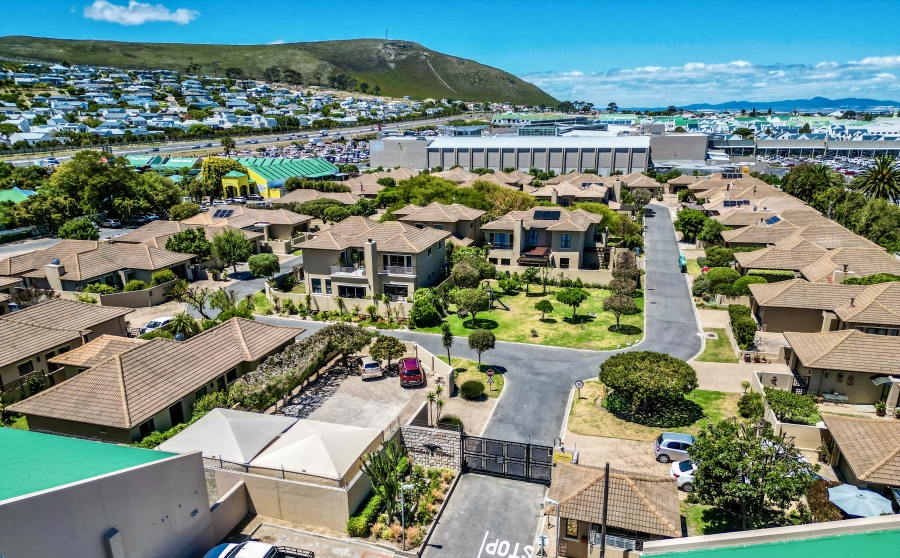 3 Bedroom Property for Sale in Sandbaai Western Cape